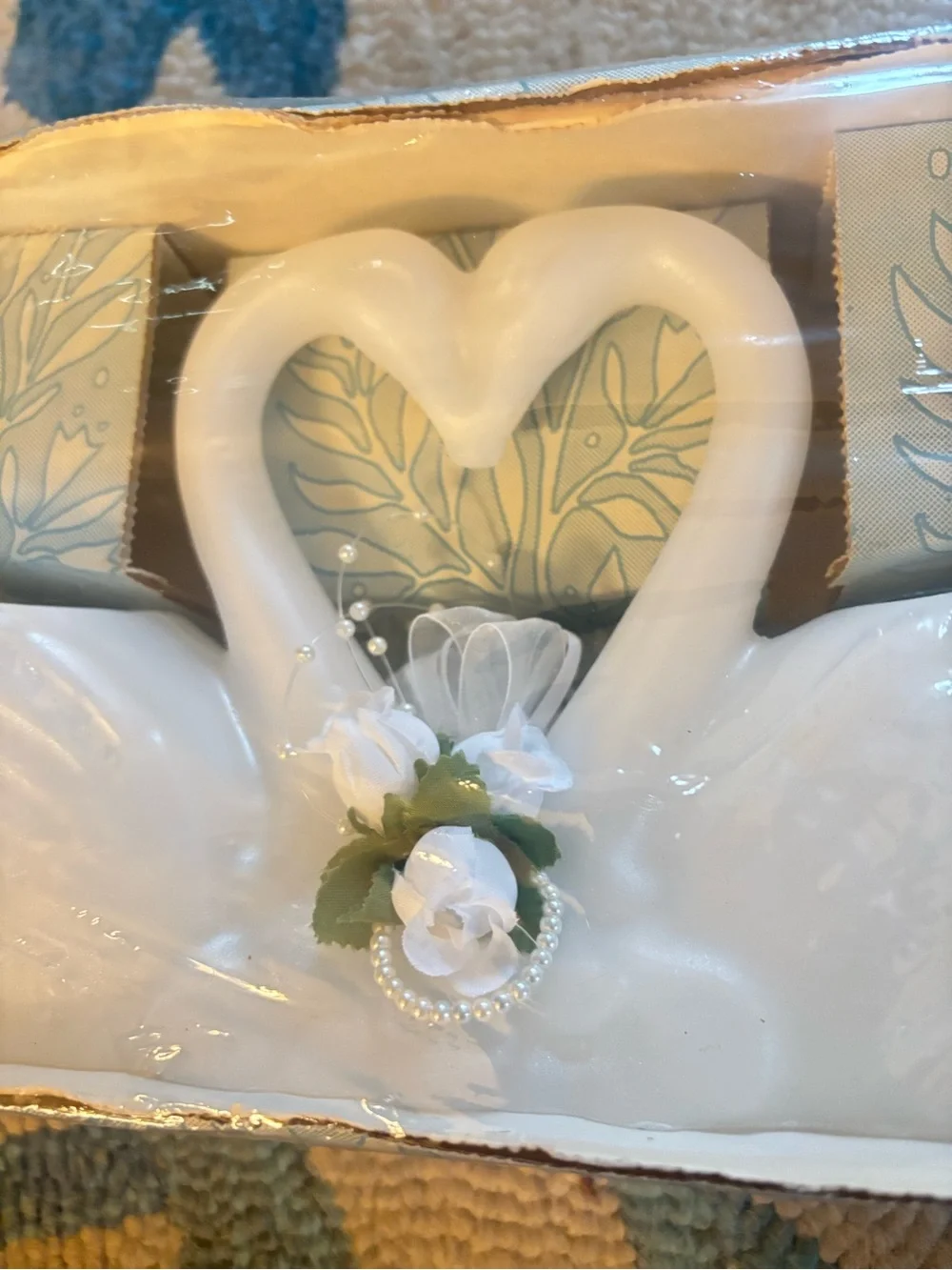 Waccents White Double Swan Candle with roses and beading- NIB